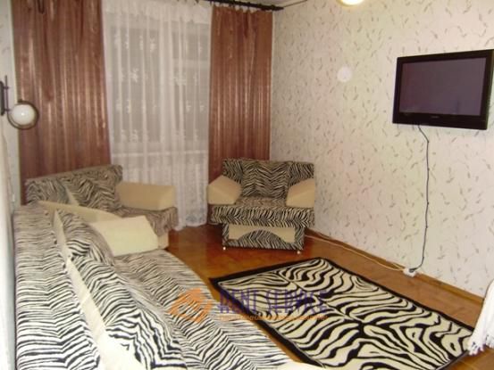 Снять посуточно квартиру в Нежине на ул. Богдана Хмельницкого 2 за 420 грн. 