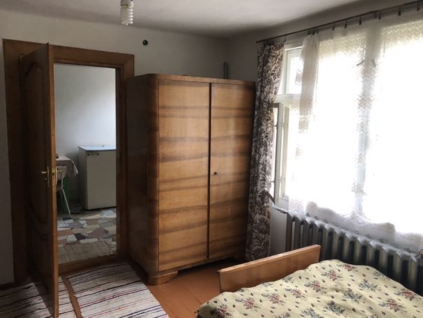 Rent a room in Uzhhorod on the St. Sobranetska per 3000 uah. 