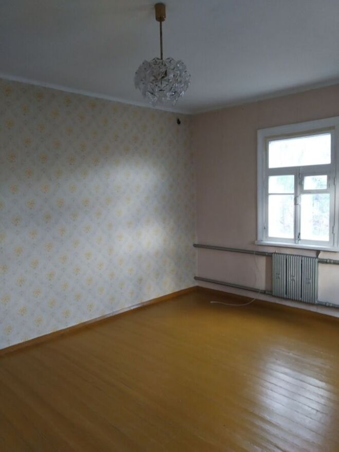 Rent a house in Boryspil on the St. Holovatoho per 6000 uah. 