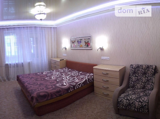 Снять посуточно квартиру в Славянске на ул. Короленко за 400 грн. 