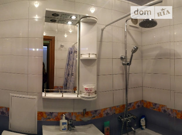 Rent daily an apartment in Sloviansk on the St. Korolenko per 400 uah. 