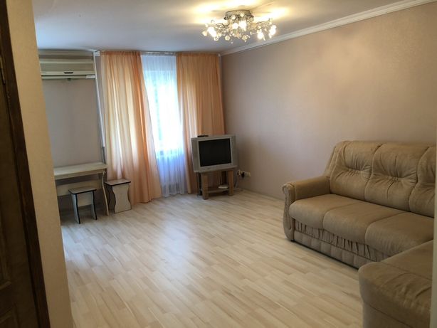 Rent daily an apartment in Kremenchuk on the St. Soborna 40/2 per 450 uah. 