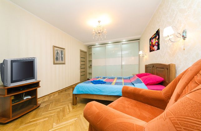 Rent daily an apartment in Kyiv on the St. Mytropolyta Andreia Sheptytskoho 1 per 500 uah. 