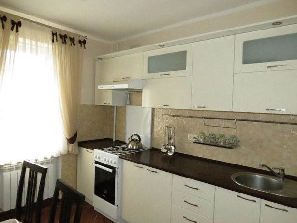 Зняти подобово квартиру в Луцьк на вул. Кравчука 10 за 550 грн. 