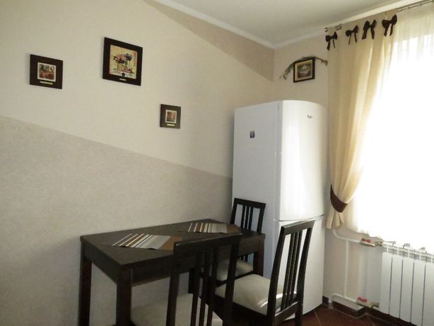 Зняти подобово квартиру в Луцьк на вул. Кравчука 10 за 550 грн. 
