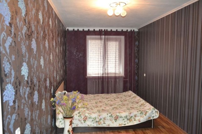 Rent daily an apartment in Kamianets-Podilskyi on the Avenue Hrushevskoho 32 per 400 uah. 