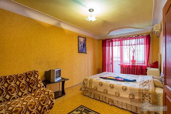 Rent daily an apartment in Kherson on the Svobody square per 500 uah. 