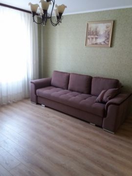 Rent daily an apartment in Lutsk on the St. Zatyshna per 500 uah. 