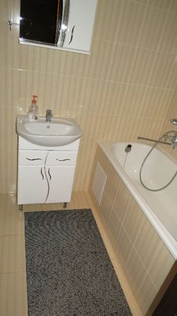 Rent daily an apartment in Lutsk on the St. Kravchuka 42а per 450 uah. 