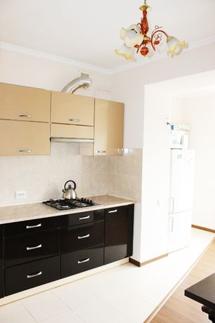 Rent daily an apartment in Lutsk on the St. Vynnychenka per 500 uah. 