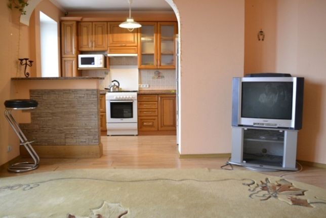 Rent daily an apartment in Kamianets-Podilskyi on the Avenue Hrushevskoho 56 per 400 uah. 