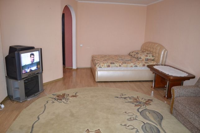 Rent daily an apartment in Kamianets-Podilskyi on the Avenue Hrushevskoho 56 per 400 uah. 