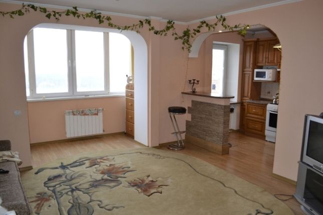 Rent daily an apartment in Kamianets-Podilskyi on the Avenue Hrushevskoho 56 per 400 uah. 