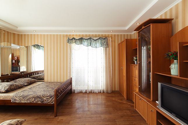 Rent daily an apartment in Sumy on the St. Petropavlivska per 350 uah. 