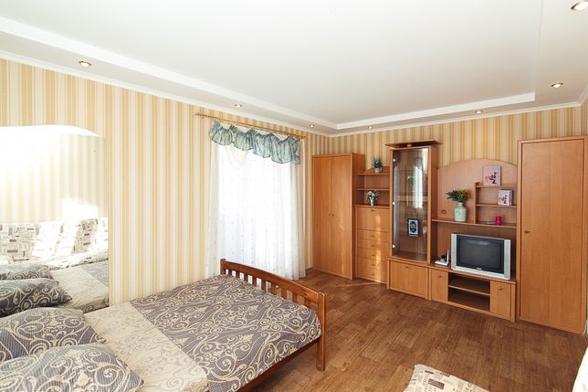 Rent daily an apartment in Sumy on the St. Petropavlivska per 350 uah. 