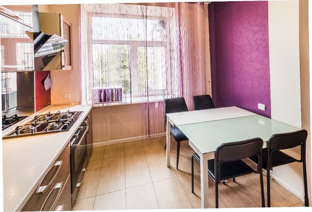 Зняти подобово квартиру в Києві на пров. Гостинний за 1300 грн. 