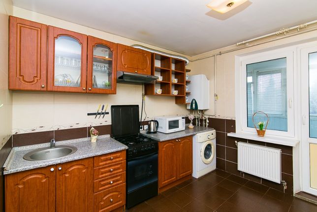 Rent daily an apartment in Sumy on the St. Zasumska 10А per 400 uah. 