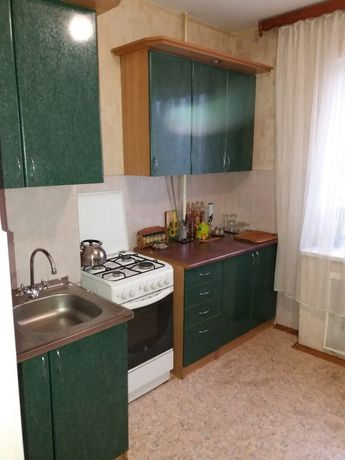 Rent daily an apartment in Chernihiv on the St. Rokosovskoho 1 per 400 uah. 