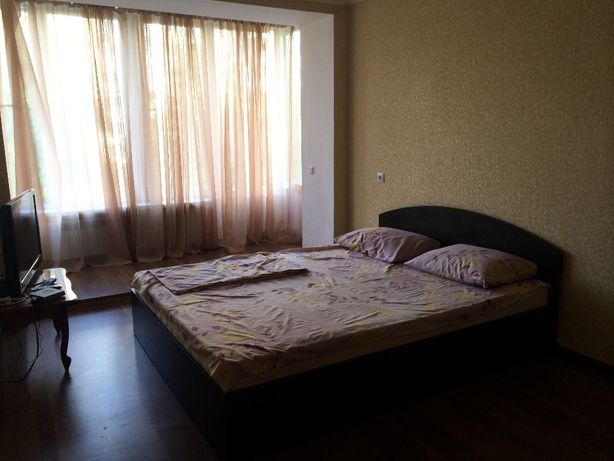 Rent daily an apartment in Kyiv on the Solomianska square per 500 uah. 