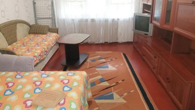 Rent daily an apartment in Kropyvnytskyi on the St. Patsaieva per 350 uah. 