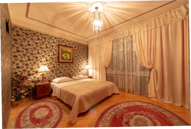 Снять посуточно квартиру в Киеве на переулок Гостиный 14 за 1300 грн. 