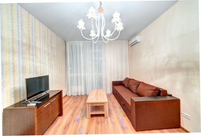 Rent daily an apartment in Kyiv on the St. Predslavynska 57 per 1300 uah. 