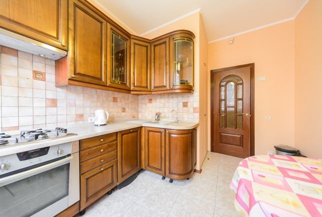Rent daily an apartment in Kyiv on the Avenue Peremohy 30 per 500 uah. 
