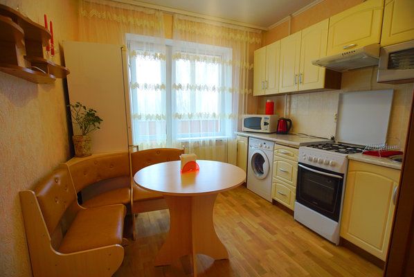 Зняти подобово квартиру в Кам’янському за 450 грн. 