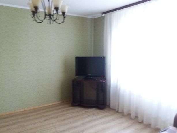 Rent daily an apartment in Lutsk on the St. Zatyshna per 500 uah. 