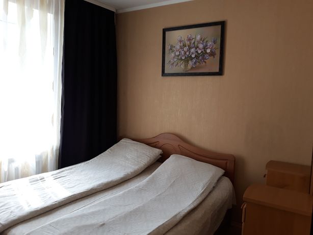 Rent daily an apartment in Lutsk on the St. Zatyshna per 500 uah. 