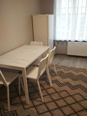 Rent daily an apartment in Lutsk on the St. Rivnenska 25в per 600 uah. 