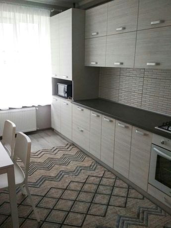 Rent daily an apartment in Lutsk on the St. Rivnenska 25в per 600 uah. 