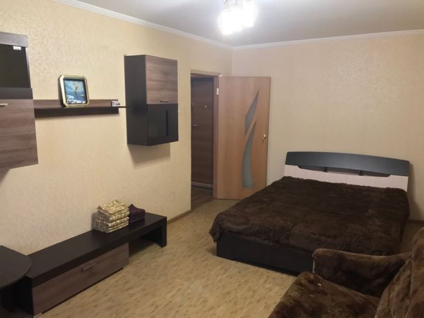 Rent daily an apartment in Mariupol on the St. Budivelnykiv 70 per 350 uah. 
