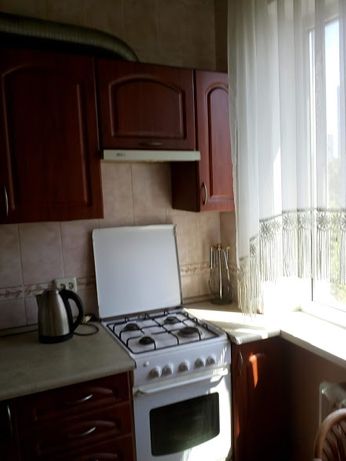 Rent daily an apartment in Kyiv on the St. Yerevanska per 600 uah. 