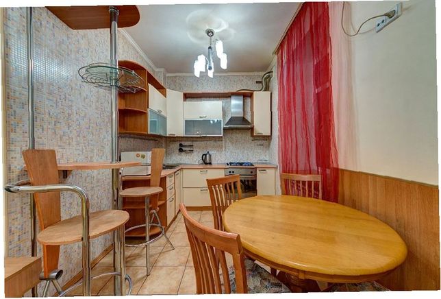 Зняти подобово квартиру в Києві на вул. Руставелі Шота 40 за 1600 грн. 