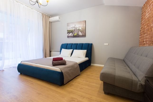 Rent daily an apartment in Kharkiv on the St. Lyudviha Svobody 5 per 550 uah. 