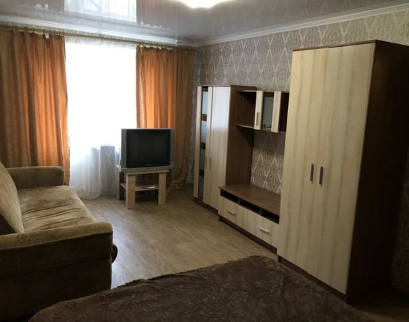 Rent daily an apartment in Mariupol on the Avenue Budivelnykiv 111 per 400 uah. 