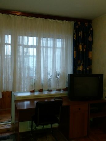 Зняти подобово квартиру в Чернігові на вул. Рокосовського 1 за 400 грн. 