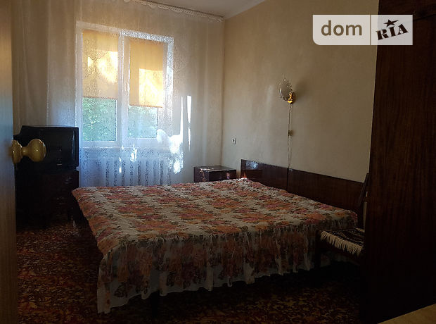 Rent daily a room in Kyiv on the St. Vodohinna per 350 uah. 