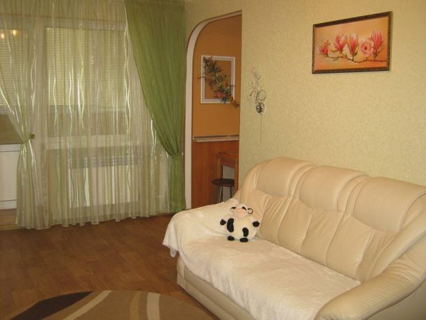 Rent daily an apartment in Poltava on the St. Instytutnskyi proriz 50-200г per 255 uah. 