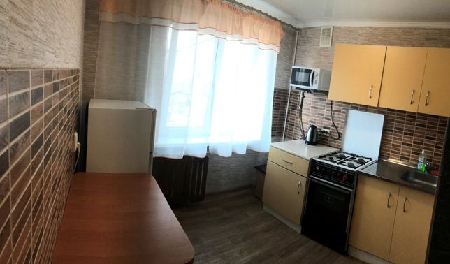 Rent daily an apartment in Mariupol on the Blvd. Bohdana Khmelnytskoho 24 per 350 uah. 