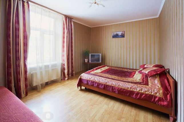 Rent daily an apartment in Lviv on the Rynok square 34 per 690 uah. 