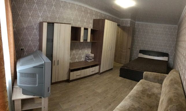 Rent daily an apartment in Mariupol on the Avenue Budivelnykiv 111 per 400 uah. 