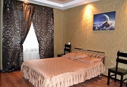 Rent daily an apartment in Nizhyn on the Hoholia square 1а per 350 uah. 