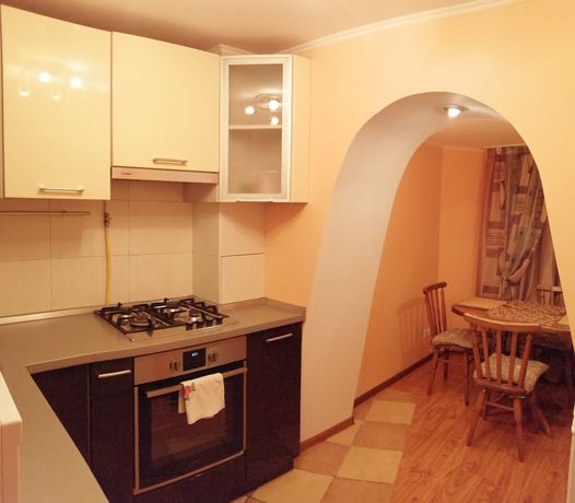 Зняти подобово квартиру в Києві біля ст.м. Васильківська за 700 грн. 