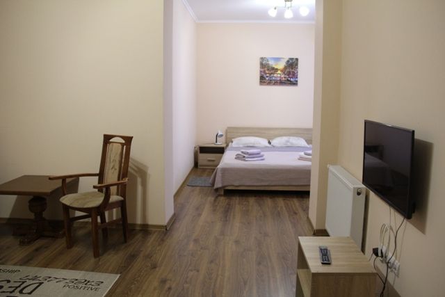 Rent daily an apartment in Mukachevo per 800 uah. 