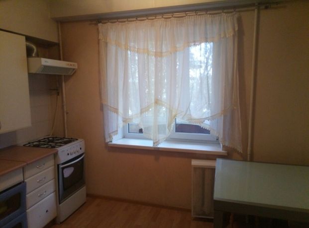 Rent daily an apartment in Kyiv on the St. Solomianska 10 per 650 uah. 