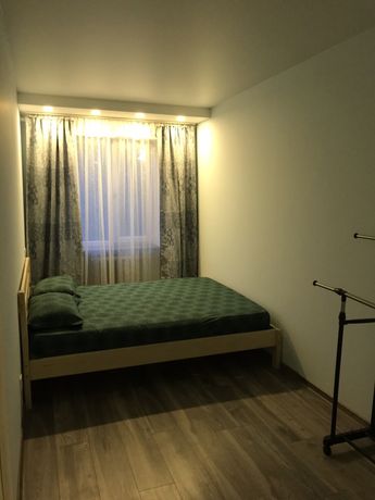 Rent daily an apartment in Chernihiv on the St. Serozhnikova 1 per 750 uah. 