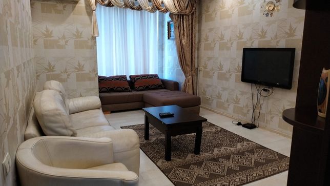 Rent daily an apartment in Zaporizhzhia on the Avenue Metalurhiv 10 per 800 uah. 