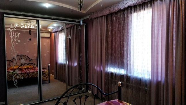 Rent daily an apartment in Zaporizhzhia on the Avenue Metalurhiv 10 per 800 uah. 